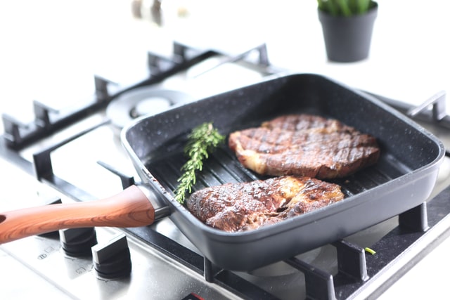 steaks-in-a-grill-pan